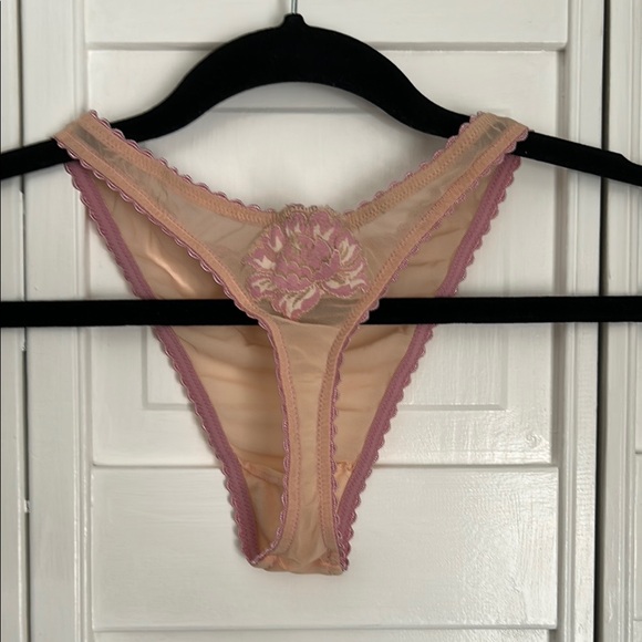 Cream and Pink Lace Chemise with Spaghetti Straps - Picture 6 of 9